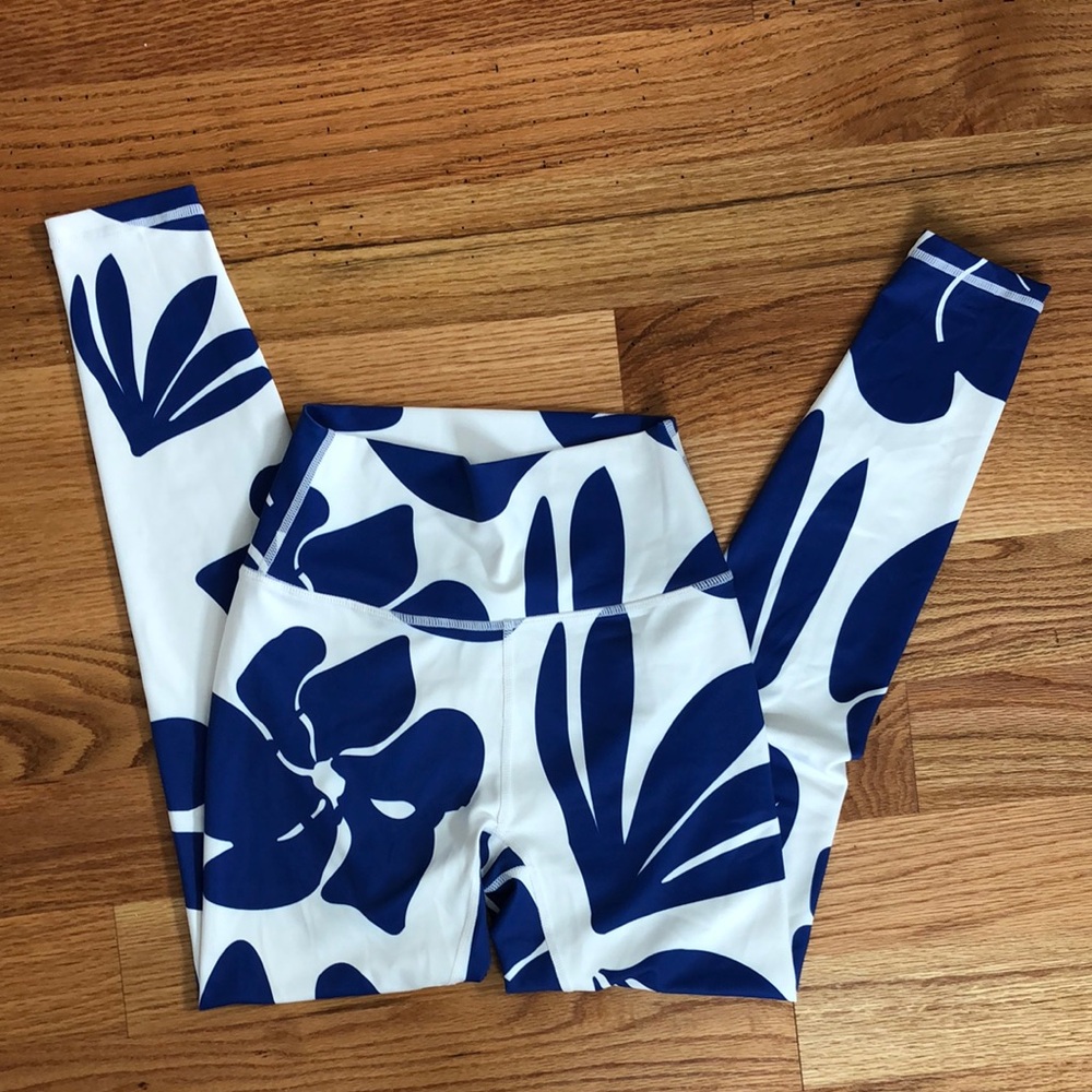 WILO Floral Blue and White High Rise Workout Leggings